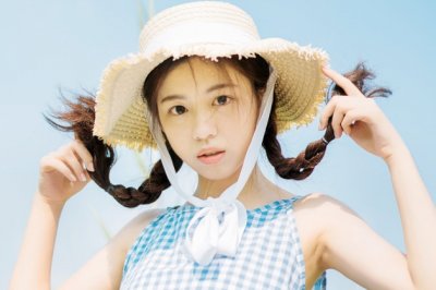 玉阶空对月儿圆 《打一成语》