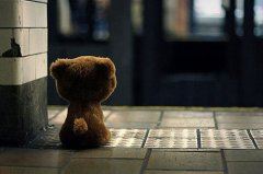 群山远影接边城《猜一字谜》