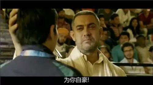 小小一间房,有墙又有窗,马路当中跑,行人走两旁.《猜一交通工具》