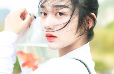 工资停了莫发怒 《打一成语》