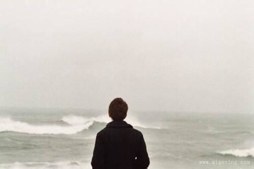 海峡两边寄友谊 《打一成语》