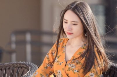 特区区旗 《打一成语》