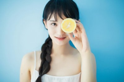 小涵的妈妈熨烫衣服_一件衣服要五分钟_一条裤子要三分钟_现在有三件小衣服_