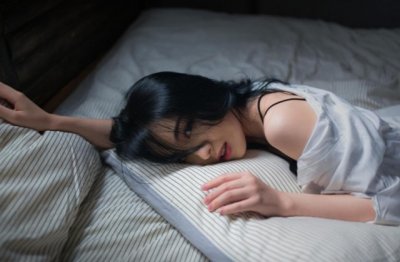 象只大蝎子,抱起似孩子,抓挠肚肠子,唱出好曲子《打一个乐器》