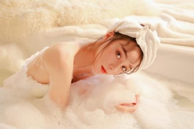 三曰人口之比:上季度显示,男增女减,男女失调,当合理搭配　《猜四字新词》
