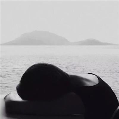 耳朵像蒲扇_身子像小山_鼻子长又长_帮人把活干《猜一动物》