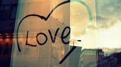 "满城风雨近重阳" 《打一成语》