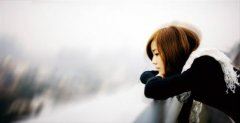 四肢不全_缺鼻少眼 《打一成语》
