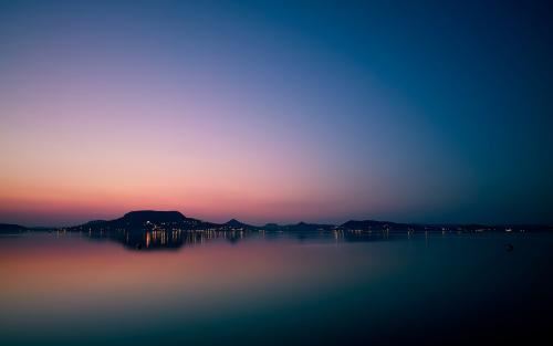 黑帮 《打一成语》