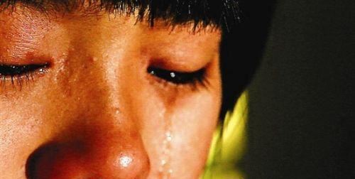 高堂红窒 《打一成语》