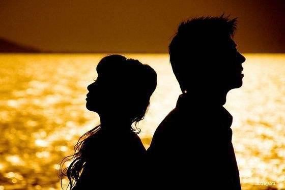 猜谜语题目:大人挑小人《打一个字》