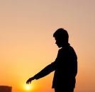 先前干涉他人自由 《打一字》