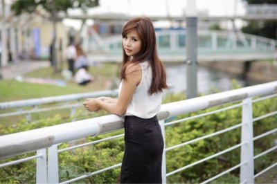 “落日孤舟去” 《经济名词》