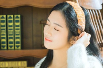 猜谜语题目:长安虽乐,不如故居《打一个谦辞礼貌用语》