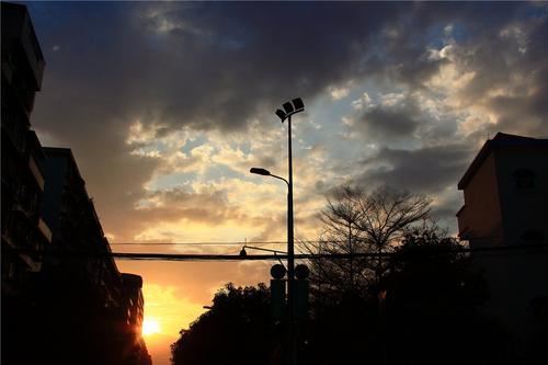 爱上女友要专一　《猜12笔字》