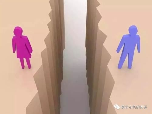 摘去顶带羞见人 《打一成语》