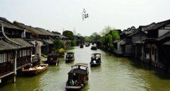 减肥之后照镜子 《打一成语》
