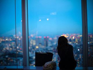 黄须儿远来_破刘备在即日矣 《打一成语》