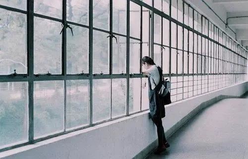 诗仙、诗圣 《打一成语》