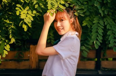 口吐莲花化三清 《打一成语》