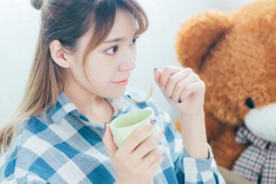 甲A冠军进门来 《打一成语》