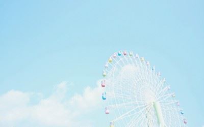 明月当空水渐流 《打一字》