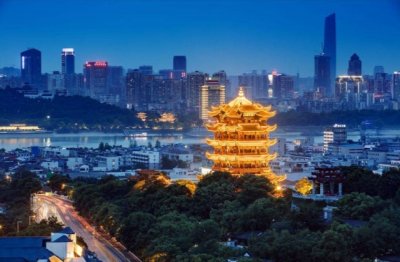 马路噪音多_都说太讨厌 《打一成语》