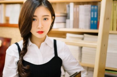 已把禁卫引开_这就开始行事 《汽车部件_卷帘格》