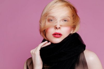 匹马向西行　《猜8笔字》