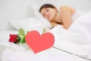 幼儿不怕冰霜_长大露出锋芒_老来粉身碎骨_仍然洁白无双《猜一植物》