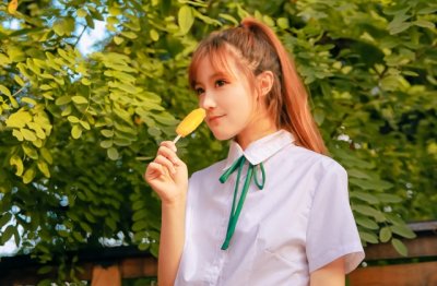 出口英国少了点　《猜12笔字》