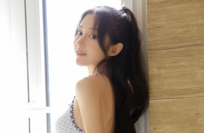 有一天_小英看到小明随即惊叫_小明见状_也跟着惊叫_为什么？