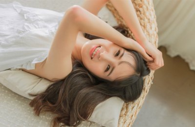 正月十五聚一堂 《打一成语》