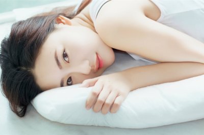 猜谜语题目:裹脚《打一个字》