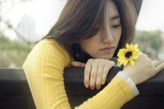 二位爸爸、一个儿子同处一室_三人合计却有九只手_为什么？