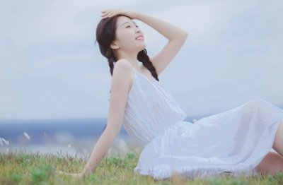 “江雪随风不厌看”　《猜兰花品种》