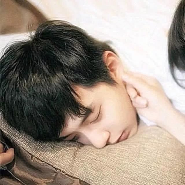 猜谜语题目:一生廉洁《打一个红楼梦人名》