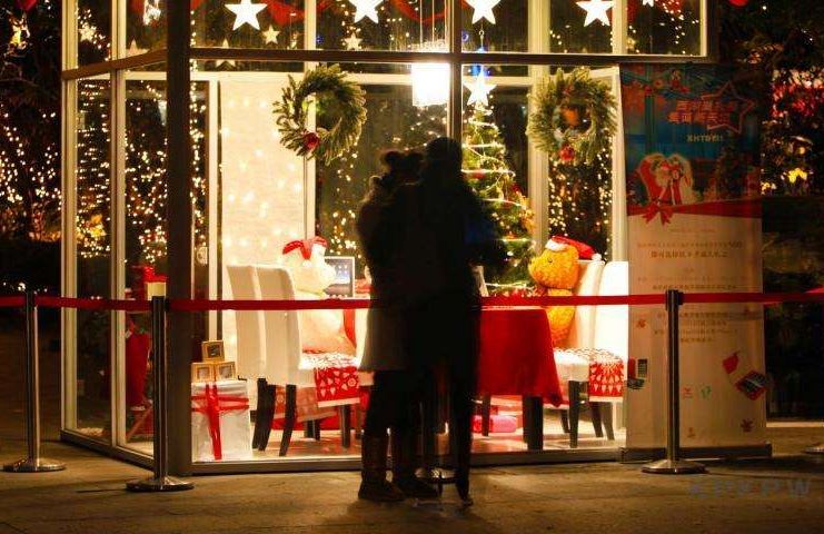 林木之中有位医生_敲敲打打很会治病_不用吃药不用打针_保护树木立奇功-　《