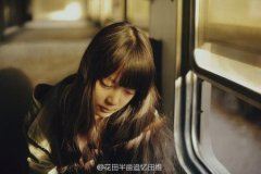 嘴黑脚黄浑身毛_水中擒拿本领高_食物衔来不老少_自己一点吃不着-　《猜飞行