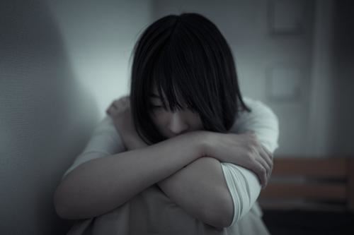 棕榈树前泉水清 《打二字德国地名》