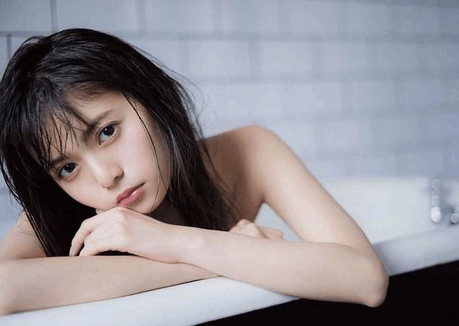 下雨不见晴天见_明也见暗也见-《打一字》