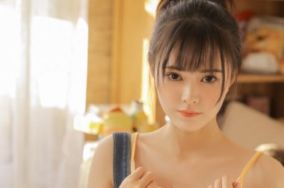 高入青冥不附林 《打一成语》