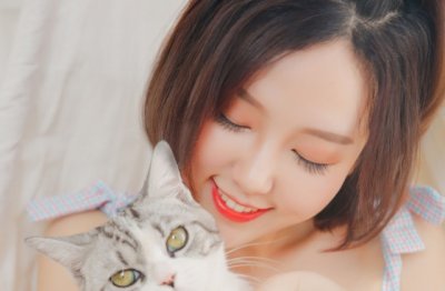 猜谜语题目:人在楼头空伫立《打一个安徽地名》